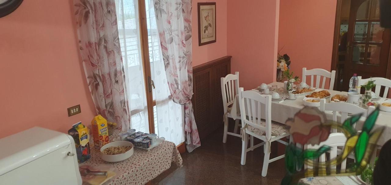 Villa Ferrari Oriella Solignano Nuovo Dış mekan fotoğraf